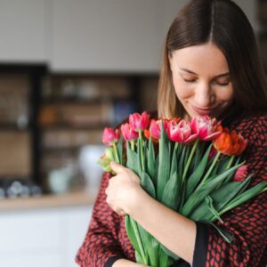 Lee más sobre el artículo <strong>¿Cuál es el significado de regalar flores?</strong>