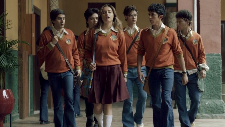 Lee más sobre el artículo La primera vez: Sinopsis, Tráiler, Reparto y Críticas ¡Un despertar adolescente en la Colombia de los 70!