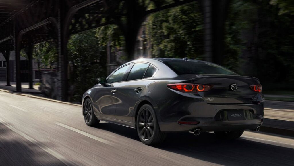 Mazda 3 Sedán 2023 Precios, Ficha Técnica, Ventajas y Desventajas