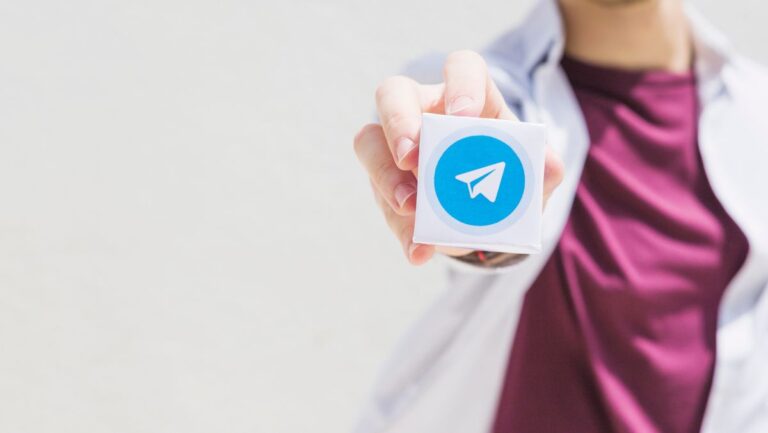 Lee más sobre el artículo <strong>¡Actualización de Telegram! Llegan mejoras en autonomía, rendimiento y emojis</strong>