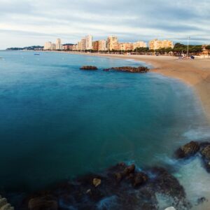 Lee más sobre el artículo <strong>Descubre Platja d’Aro: Un paraíso en la Costa Brava</strong>