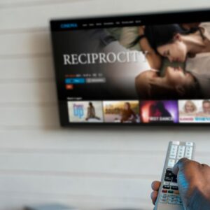 Lee más sobre el artículo Los beneficios de tener un televisor inteligente en casa