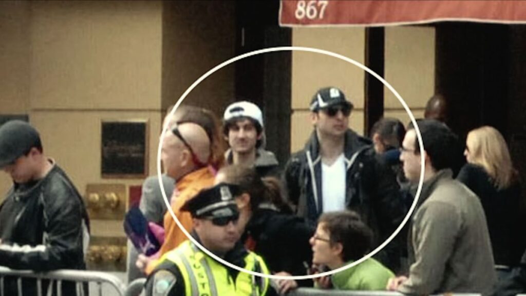 Escena de Cacería implacable El atentado del maratón de Boston