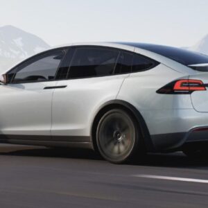 Lee más sobre el artículo Tesla baja precios de sus autos eléctricos por quinta vez en el año