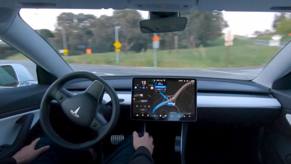 Qué es el sistema Tesla Autopilot