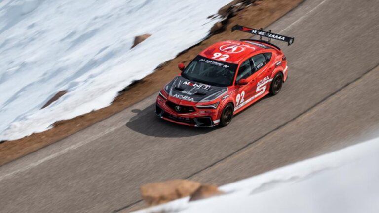 Lee más sobre el artículo Acura en Pikes Peak 2023: Los autos que desafiarán a la montaña