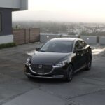 Mazda 2 Sedán 2023: Un urbano lleno de estilo, eficiencia y valor ¿Es buen carro?