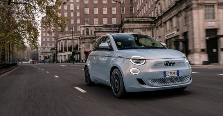 Lee más sobre el artículo Stellantis pausa producción de FIAT 500 eléctrico