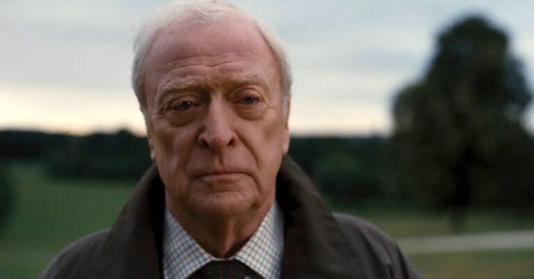 Lee más sobre el artículo Michael Caine anuncia retiro de la actuación: ¿Por qué debemos estar tristes?