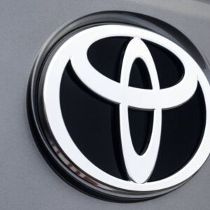 Lee más sobre el artículo ¿Por qué Toyota firmó un acuerdo con Tesla para adoptar el estándar NACS?