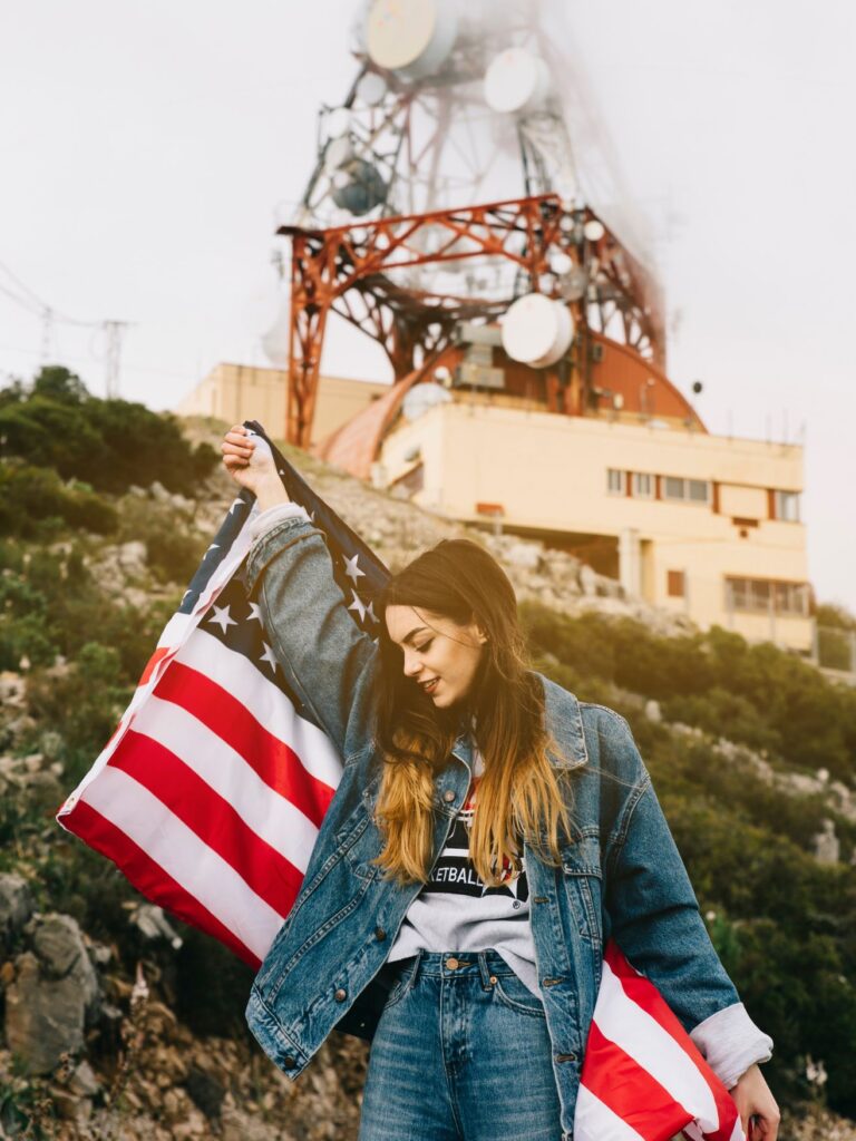 Turista con bandera de Estados Unidos