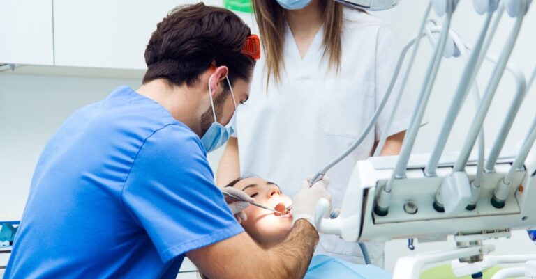 Lee más sobre el artículo Implantes dentales en un día por Clínica Dental Herrera