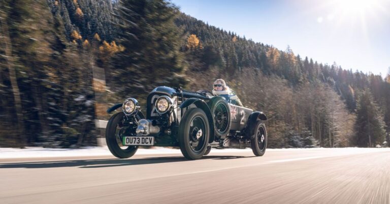 Lee más sobre el artículo Bentley Blower Jnr va por un árbol de Navidad a Suiza (Video)