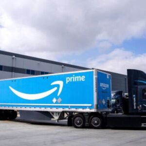 Lee más sobre el artículo Amazon se electrifica con 50 camiones Volvo VNR Electric