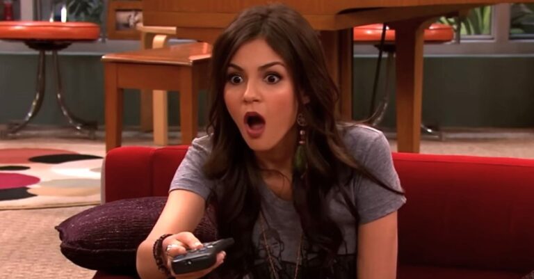 Lee más sobre el artículo ¡Habló Victoria Justice sobre Dan Schneider! La protagonista de Victorious rompe el silencio