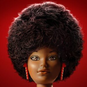 Lee más sobre el artículo Guía para ver La Barbie negra: Un documental sobre el racismo