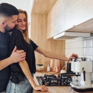 Lee más sobre el artículo Electrodomésticos básicos que debe tener una pareja de recién casados