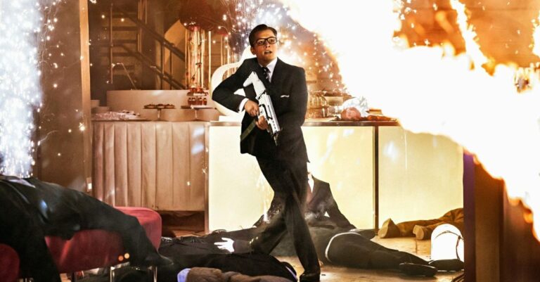 Lee más sobre el artículo Reseña de ‘Kingsman: El servicio secreto’: Comedia, espías y acción frenética de alto nivel