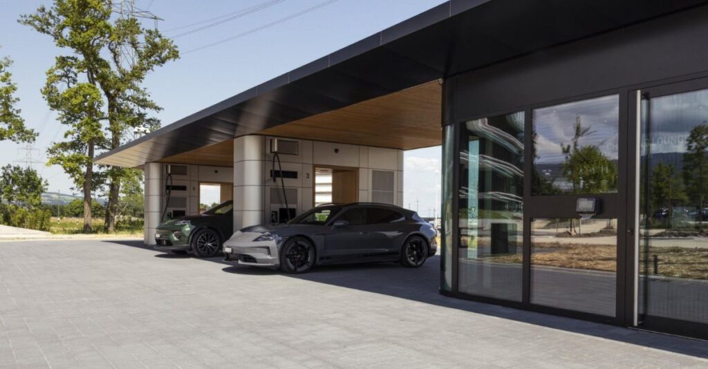 Porsche Charging Lounge Suiza
