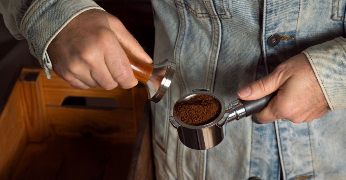 Café en proceso de molienda