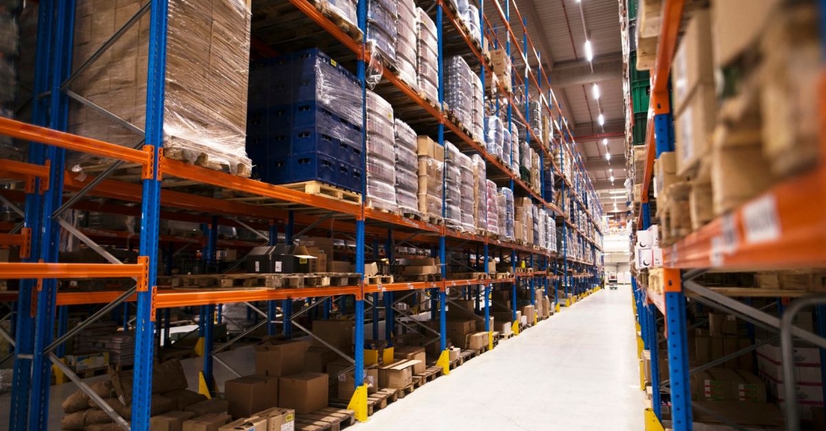 Organización estratégica dentro de un almacén