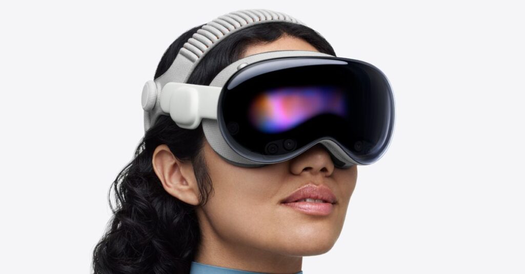 Mujer con Apple Vision Pro